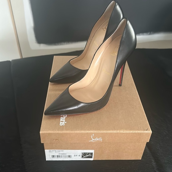 Christian Louboutin Shoes - Christian Louboutin So Kate Black